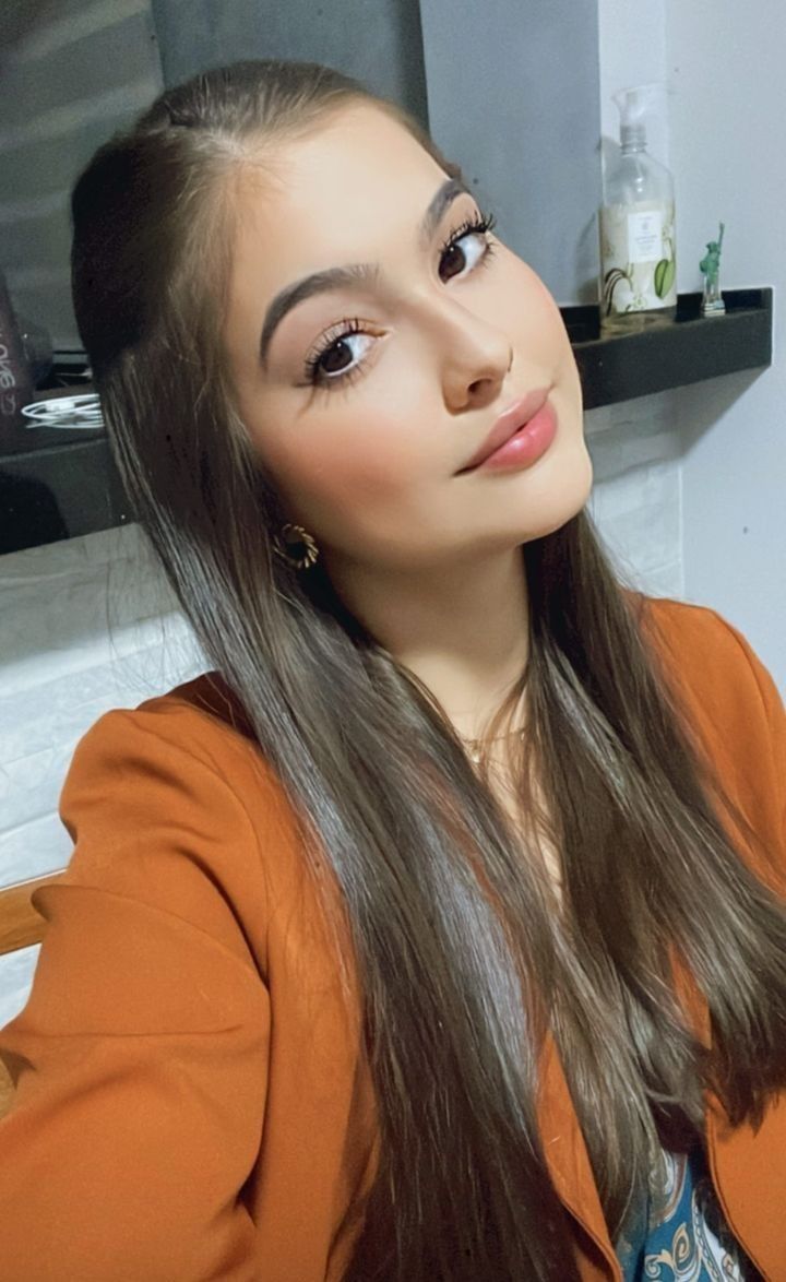 <strong>Lina H. | 25 años</strong>