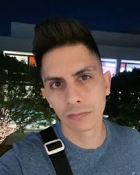 <em>Andrés F.</em>